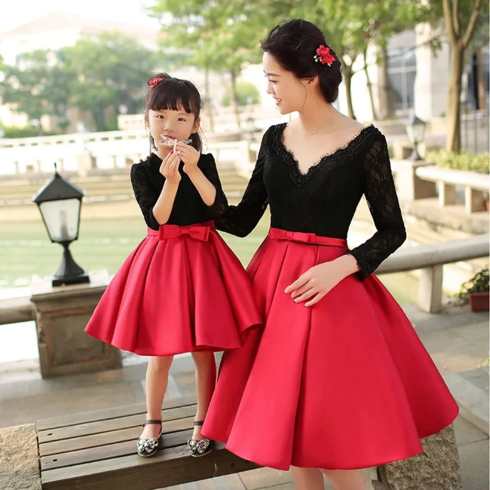 Elegant Mother Daughter Dress Patchwork Lace Mom Kid Matching Dresses Girls Princess Fist Communion Mom Kid Matching Dress Elegant Mother Daughter Dress Patchwork Lace Mom Kid Matching Dresses Girls Princess Fist Communion Mom Kid Matching Dress