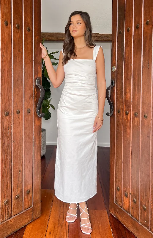 Angelic Aura White Maxi Dress Fashionable High-Low Maxi Dress