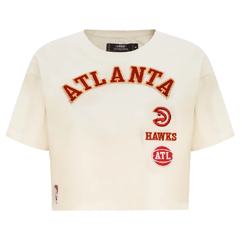 NBA ATLANTA HAWKS RETRO CLASSIC WOMEN'S BOXY TEE (EGGSHELL) Fleece Fabric Down Fabric Feather Fabric NBA ATLANTA HAWKS RETRO CLASSIC WOMEN'S BOXY TEE (EGGSHELL) Fleece Fabric Down Fabric Feather Fabric