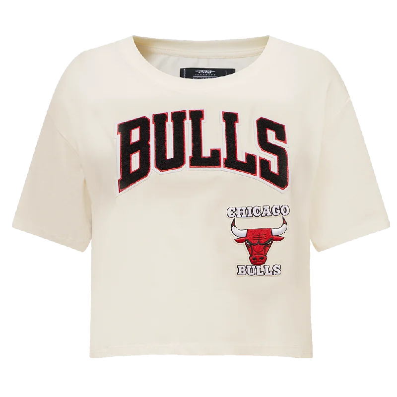 NBA CHICAGO BULLS RETRO CLASSIC WOMEN'S BOXY TEE (EGGSHELL) Graphic T-Shirt Round Neck Polyester NBA CHICAGO BULLS RETRO CLASSIC WOMEN'S BOXY TEE (EGGSHELL) Graphic T-Shirt Round Neck Polyester