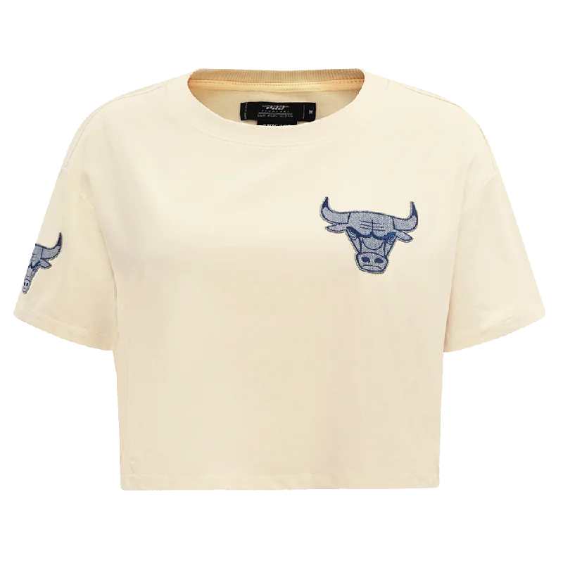 NBA CHICAGO BULLS VARSITY BLUES WOMEN'S BOXY TEE (LINEN) Houndstooth Herringbone Solid NBA CHICAGO BULLS VARSITY BLUES WOMEN'S BOXY TEE (LINEN) Houndstooth Herringbone Solid
