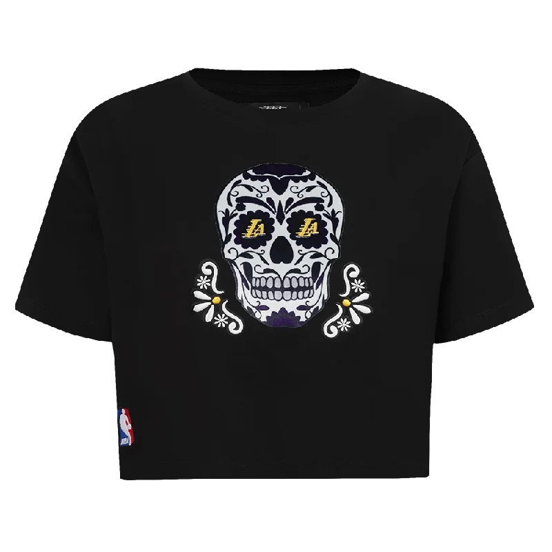 NBA LOS ANGELES LAKERS SUGAR SKULL WOMEN'S SJ BOXY TEE (BLACK) Collared Crew Neck Turtle Neck NBA LOS ANGELES LAKERS SUGAR SKULL WOMEN'S SJ BOXY TEE (BLACK) Collared Crew Neck Turtle Neck