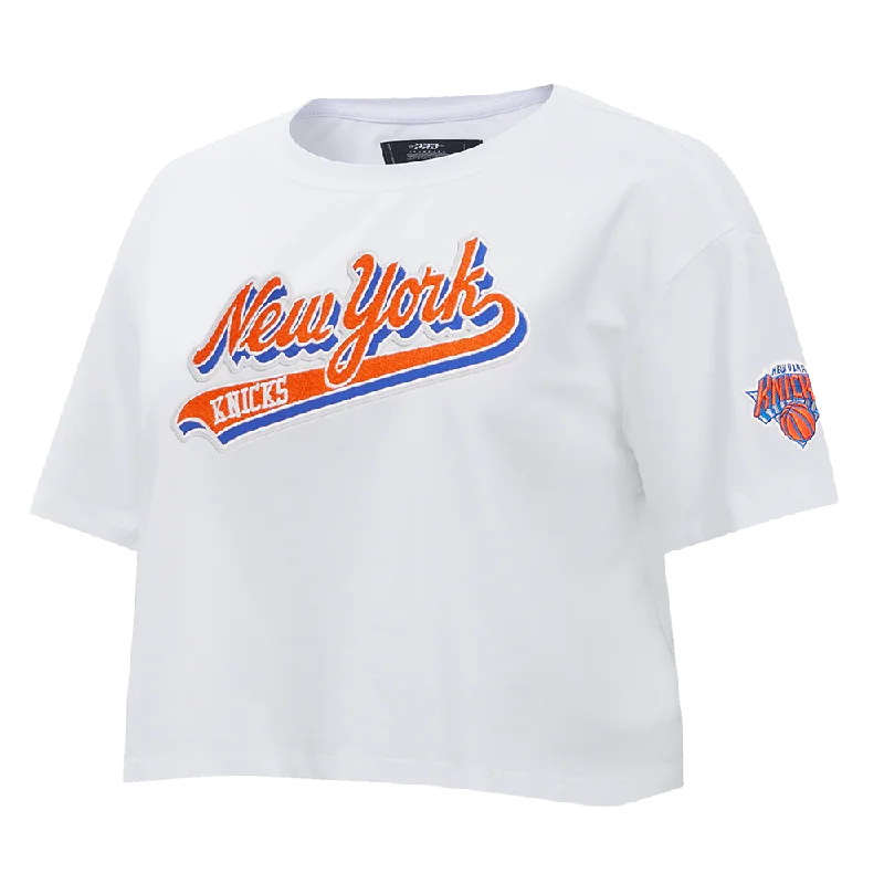NBA NEW YORK KNICKS SCRIPT TAIL WOMEN'S SJ BOXY TEE (WHITE) Ribbed Striped Patterned NBA NEW YORK KNICKS SCRIPT TAIL WOMEN'S SJ BOXY TEE (WHITE) Ribbed Striped Patterned