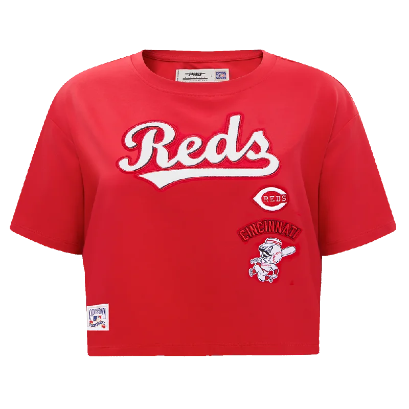 MLB CINCINNATI REDS RETRO CLASSIC WOMEN'S BOXY TEE (RED) Collared Crew Neck Turtle Neck MLB CINCINNATI REDS RETRO CLASSIC WOMEN'S BOXY TEE (RED) Collared Crew Neck Turtle Neck