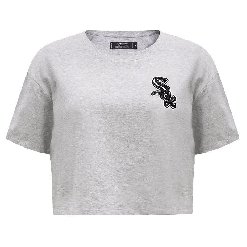 MLB CHICAGO WHITE SOX CLASSIC WOMEN'S BOXY TEE (HEATHER GREY) Basic T-Shirt Crew Neck Short Sleeve MLB CHICAGO WHITE SOX CLASSIC WOMEN'S BOXY TEE (HEATHER GREY) Basic T-Shirt Crew Neck Short Sleeve