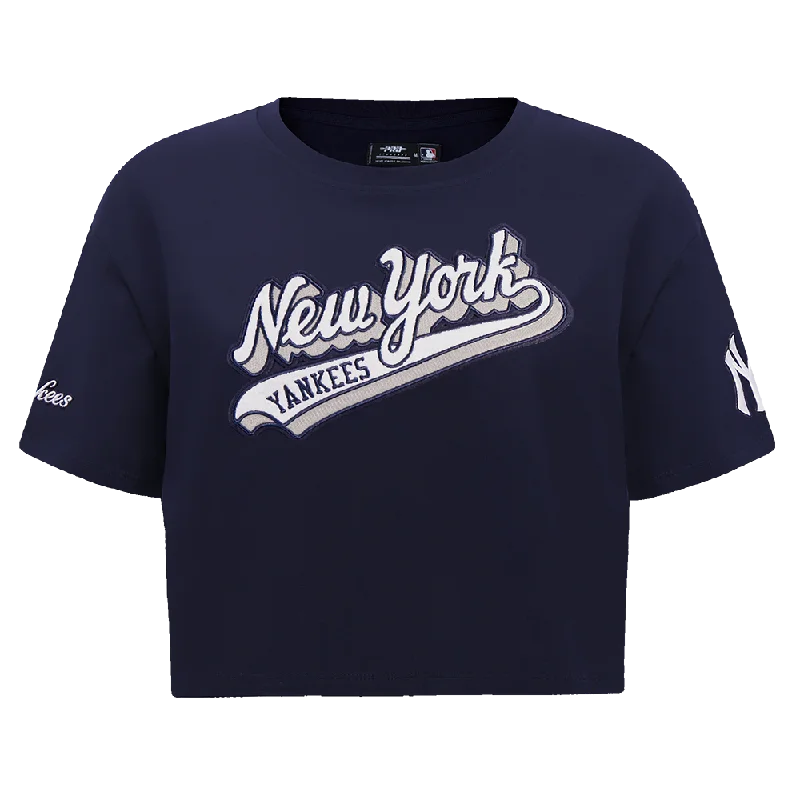 MLB NEW YORK YANKEES SCRIPT TAIL WOMEN'S SJ BOXY TEE (MIDNIGHT NAVY) Fleece Nylon Spandex MLB NEW YORK YANKEES SCRIPT TAIL WOMEN'S SJ BOXY TEE (MIDNIGHT NAVY) Fleece Nylon Spandex