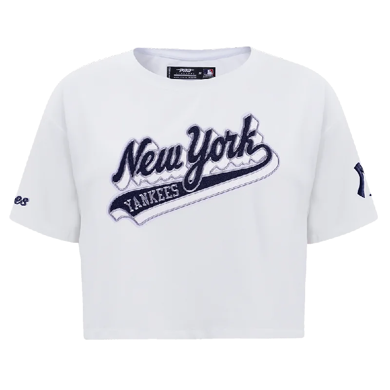 MLB NEW YORK YANKEES SCRIPT TAIL WOMEN'S SJ BOXY TEE (WHITE) Basic T-Shirt Crew Neck Short Sleeve MLB NEW YORK YANKEES SCRIPT TAIL WOMEN'S SJ BOXY TEE (WHITE) Basic T-Shirt Crew Neck Short Sleeve