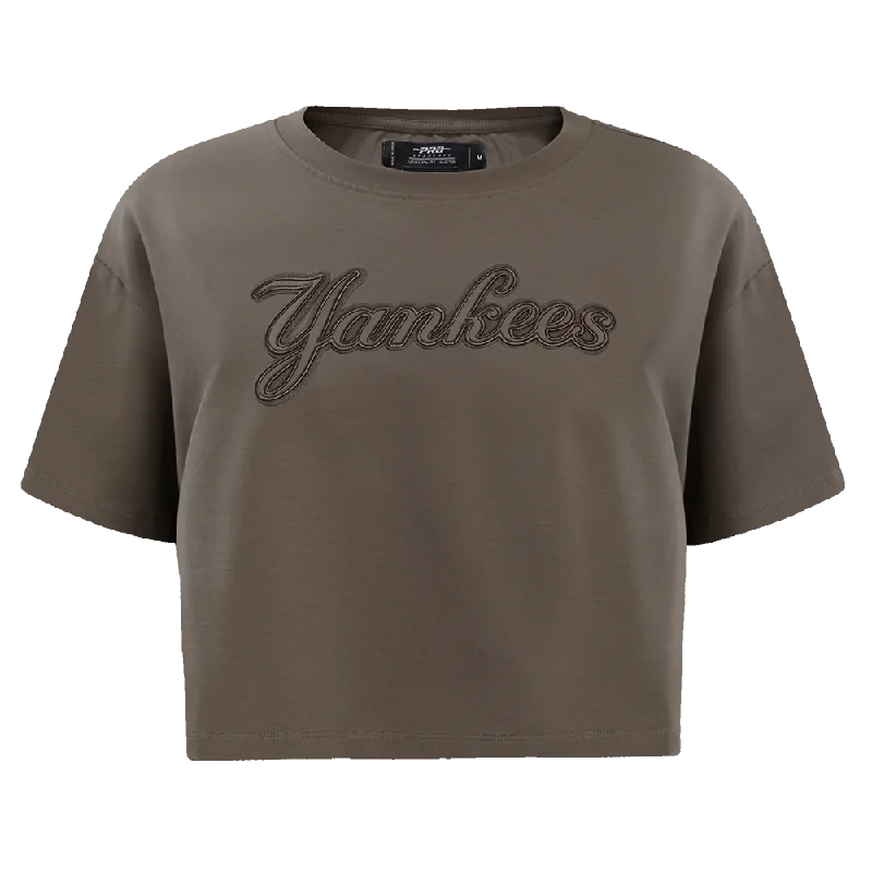 MLB NEW YORK YANKEES NEUTRAL WOMEN'S BOXY TEE (DARK TAUPE) Striped Floral Plaid
