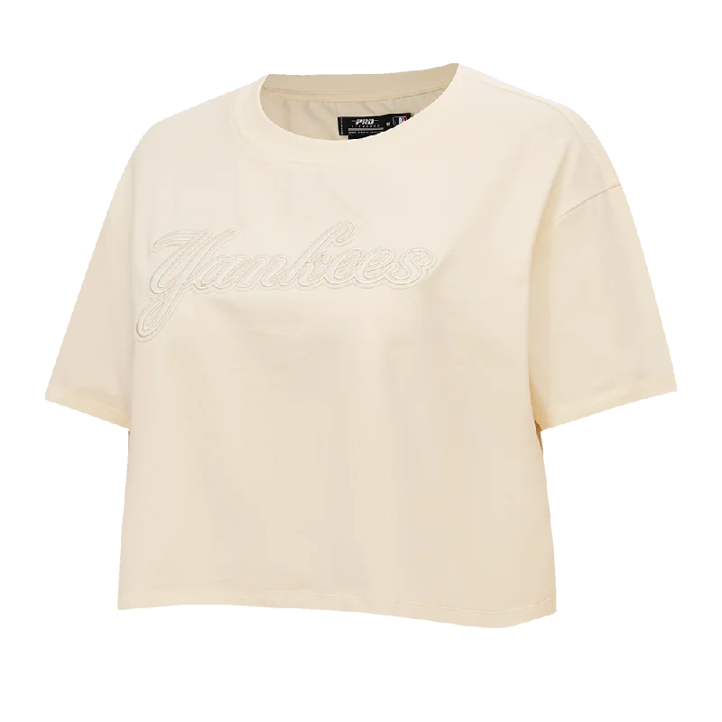 MLB NEW YORK YANKEES NEUTRAL WOMEN'S BOXY TEE (EGGSHELL) Real Fur Shearling Chenille MLB NEW YORK YANKEES NEUTRAL WOMEN'S BOXY TEE (EGGSHELL) Real Fur Shearling Chenille